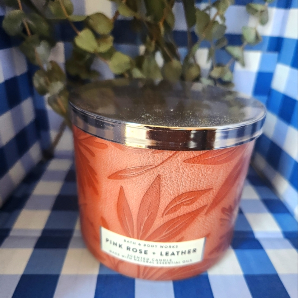 Bath and body works 3 wick candle